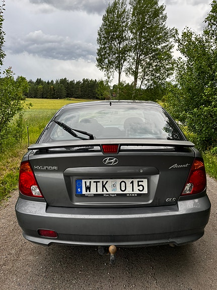Hyundai Accent 4 of 9