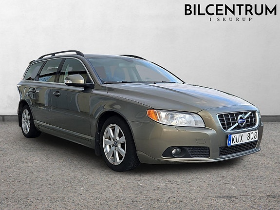 Volvo V70 3 of 5