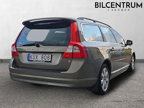 Volvo V70 2 of 5