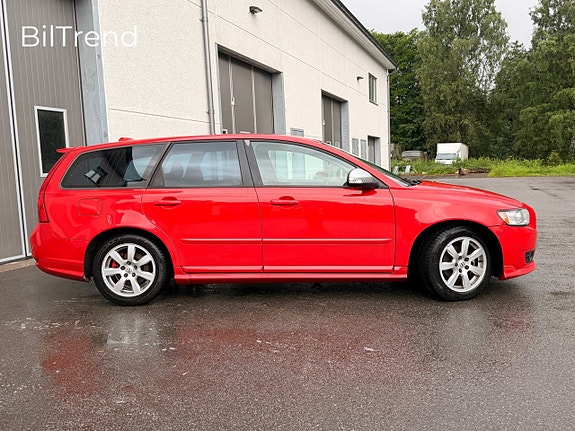 Volvo V50 2 of 5