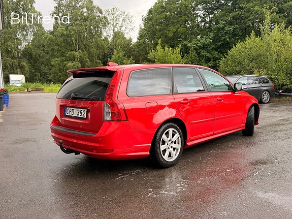 Volvo V50 3 of 5