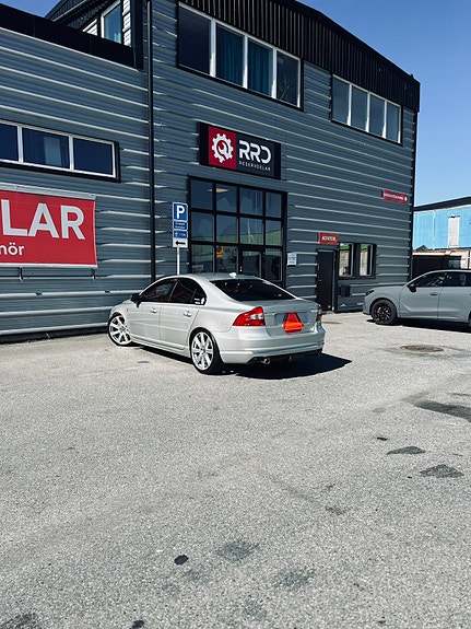 Volvo S80 7 of 17