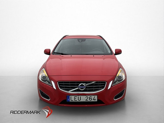Volvo V60 2 of 5