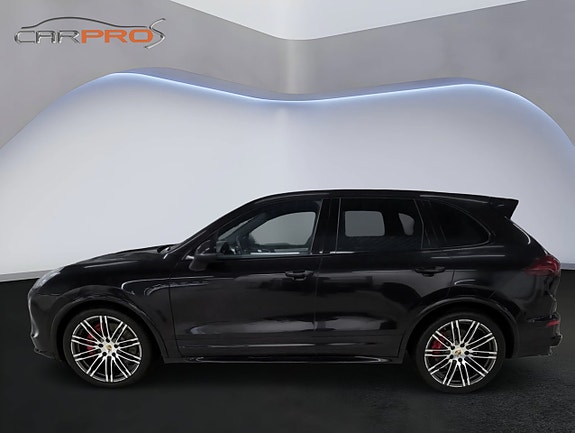 Porsche Cayenne GTS 3 of 13