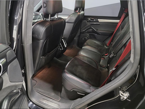 Porsche Cayenne GTS 12 of 13