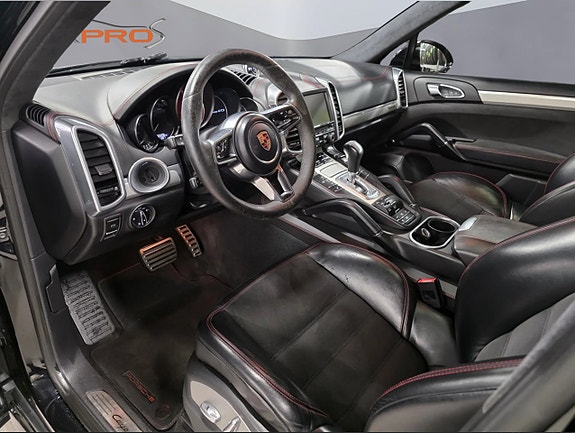 Porsche Cayenne GTS 5 of 13