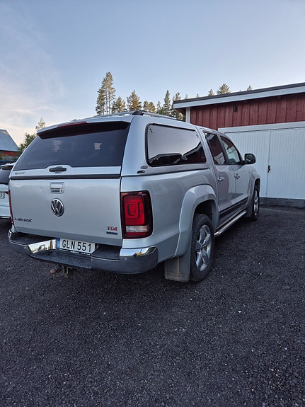 Volkswagen Amarok 2 of 2