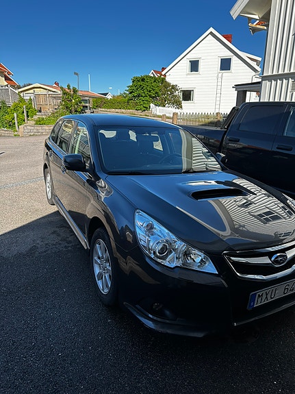 Subaru Legacy 3 of 5