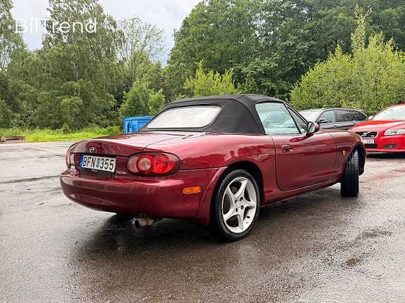 Mazda MX-5 3 of 5