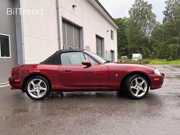 Mazda MX-5 2 of 5