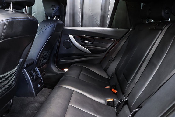 BMW 330d 28 of 30