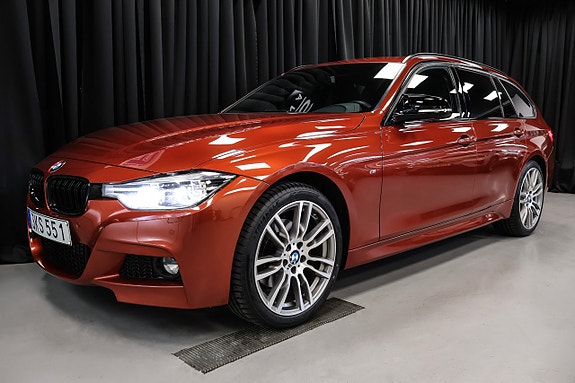 BMW 330d 3 of 5