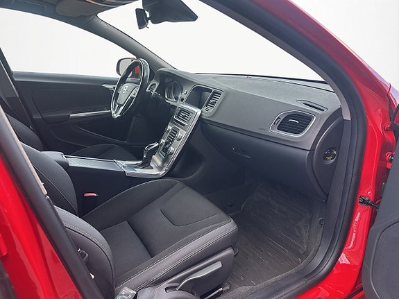 Volvo V60 10 of 13