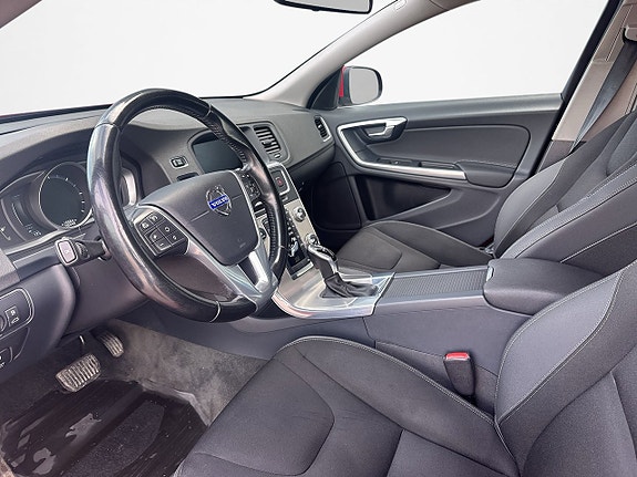 Volvo V60 8 of 13