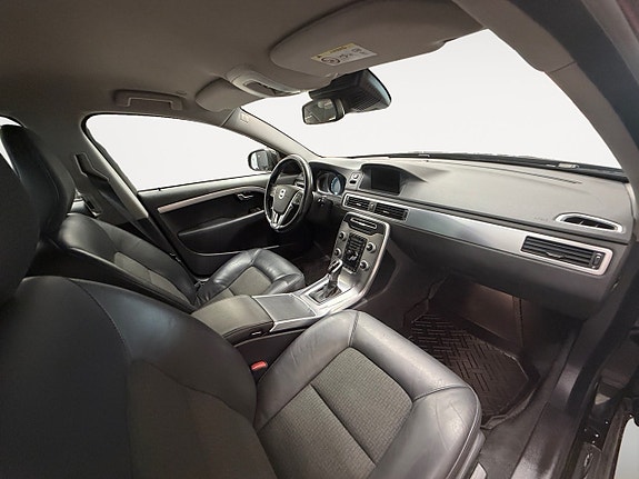 Volvo V70 14 of 18