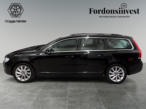 Volvo V70 2 of 5