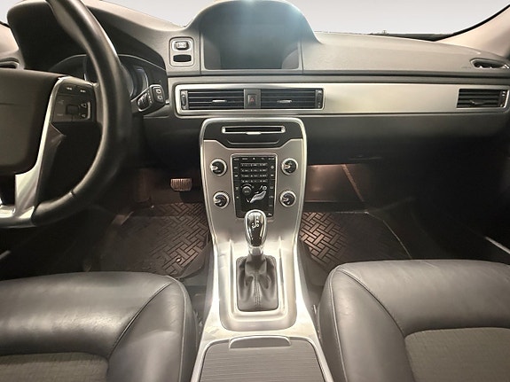 Volvo V70 12 of 18