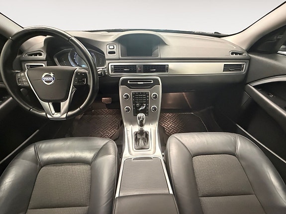 Volvo V70 11 of 18