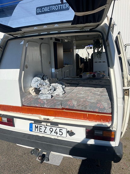 Volkswagen Caravelle 4 of 6