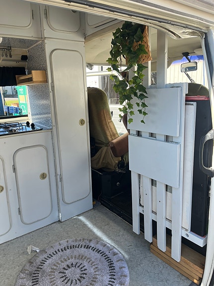 Volkswagen Caravelle 5 of 6