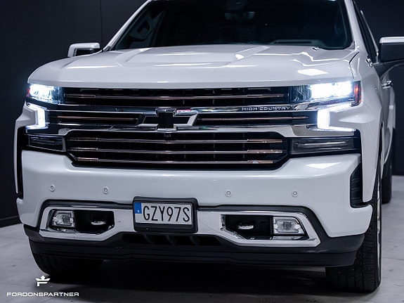 Chevrolet Silverado 1500 2 of 5