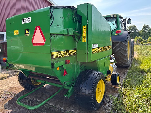 Rundbalspress John Deere 575 2 of 6