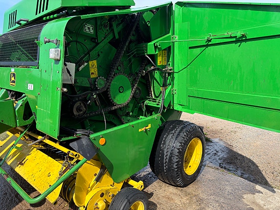 Rundbalspress John Deere 575 3 of 6