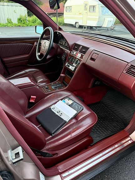 Mercedes-Benz C280 5 of 10