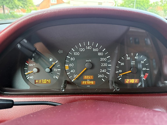 Mercedes-Benz C280 6 of 10