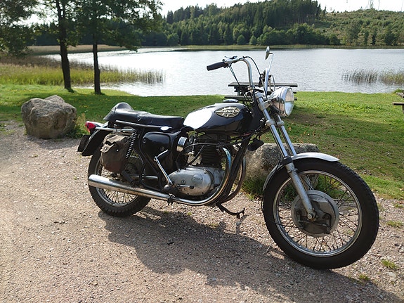 BSA Lightning 2 of 4