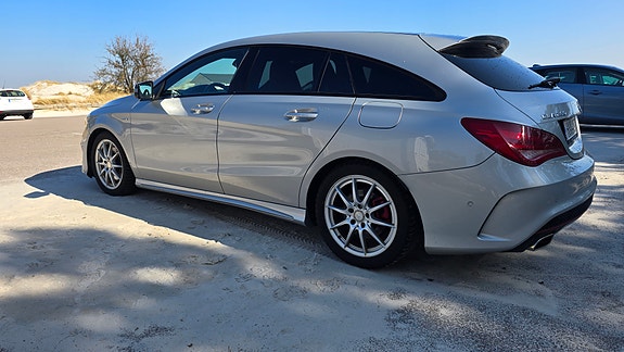 Mercedes-Benz CLA250 5 of 6