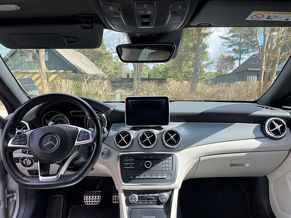 Mercedes-Benz CLA250 2 of 6