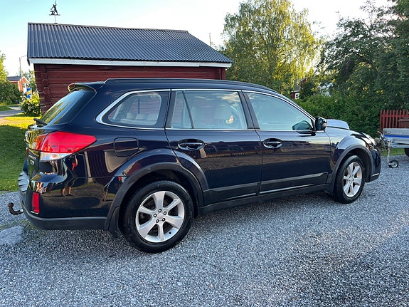 Subaru Outback 3 of 5