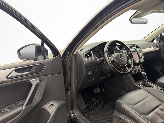 Volkswagen Tiguan 11 of 30