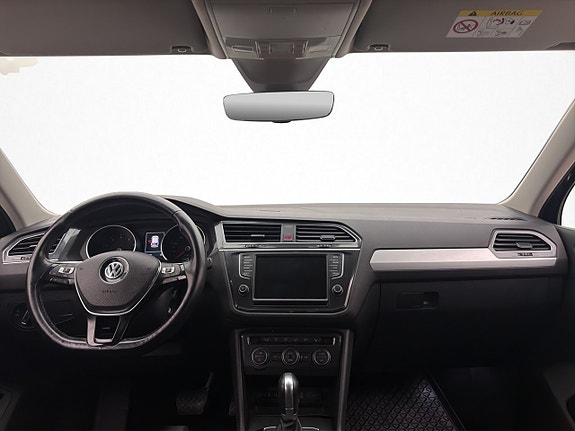Volkswagen Tiguan 13 of 30