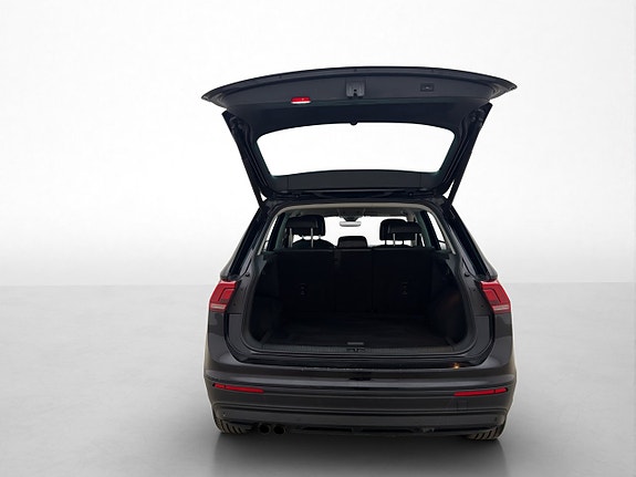 Volkswagen Tiguan 30 of 30