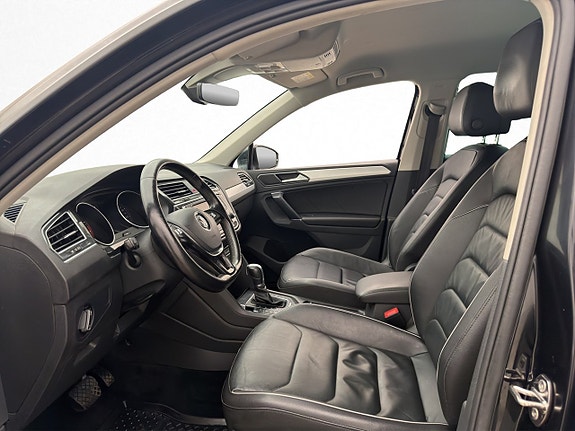 Volkswagen Tiguan 12 of 30