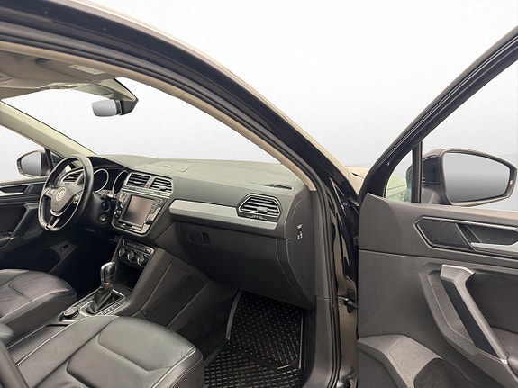 Volkswagen Tiguan 16 of 30