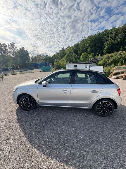 Audi A1 3 of 5