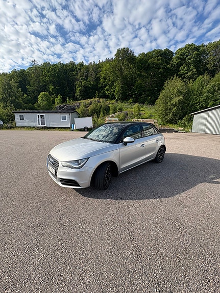 Audi A1 2 of 5