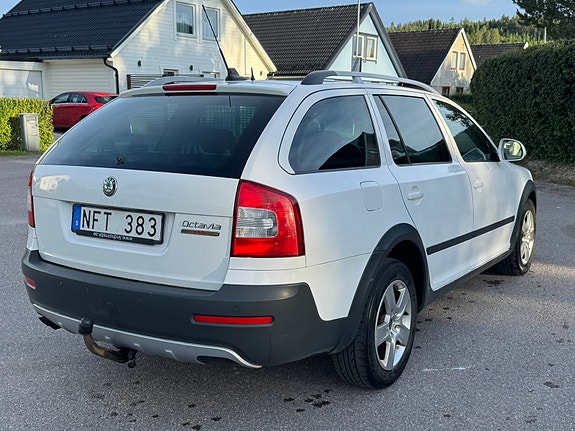 Skoda Octavia Scout 4 of 5