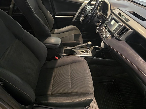 Toyota RAV4 11 of 14