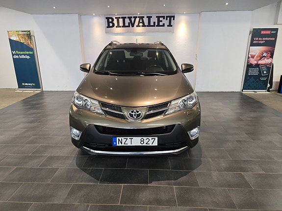 Toyota RAV4 2 of 5