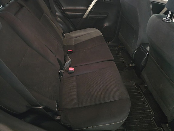 Toyota RAV4 13 of 14