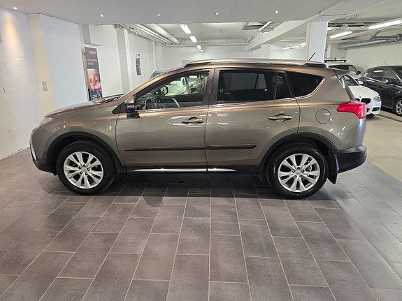 Toyota RAV4 5 of 5