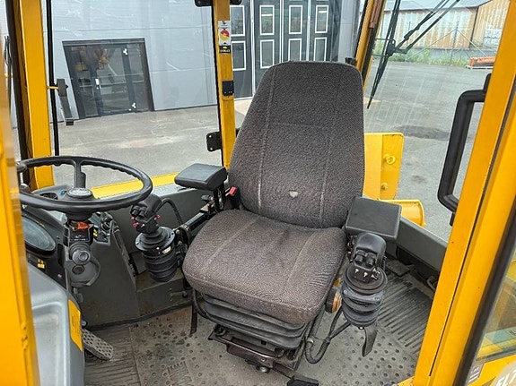 Volvo BM EL 70 9 of 12