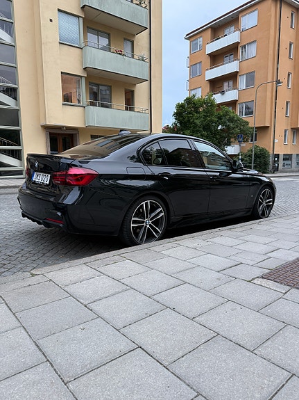 BMW 330e 6 of 8