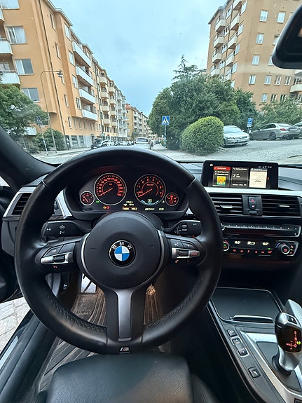 BMW 330e 7 of 8