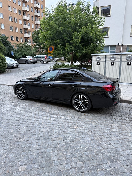 BMW 330e 2 of 8
