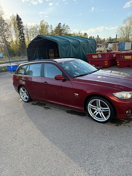BMW 320d 4 of 5